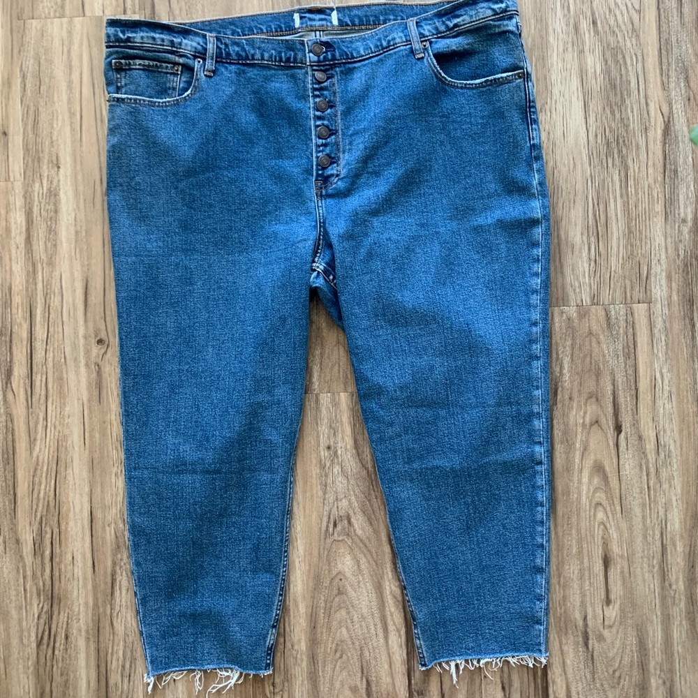 Abercrombie and fitch - size 36S - mom high rise - plus size (22/24)